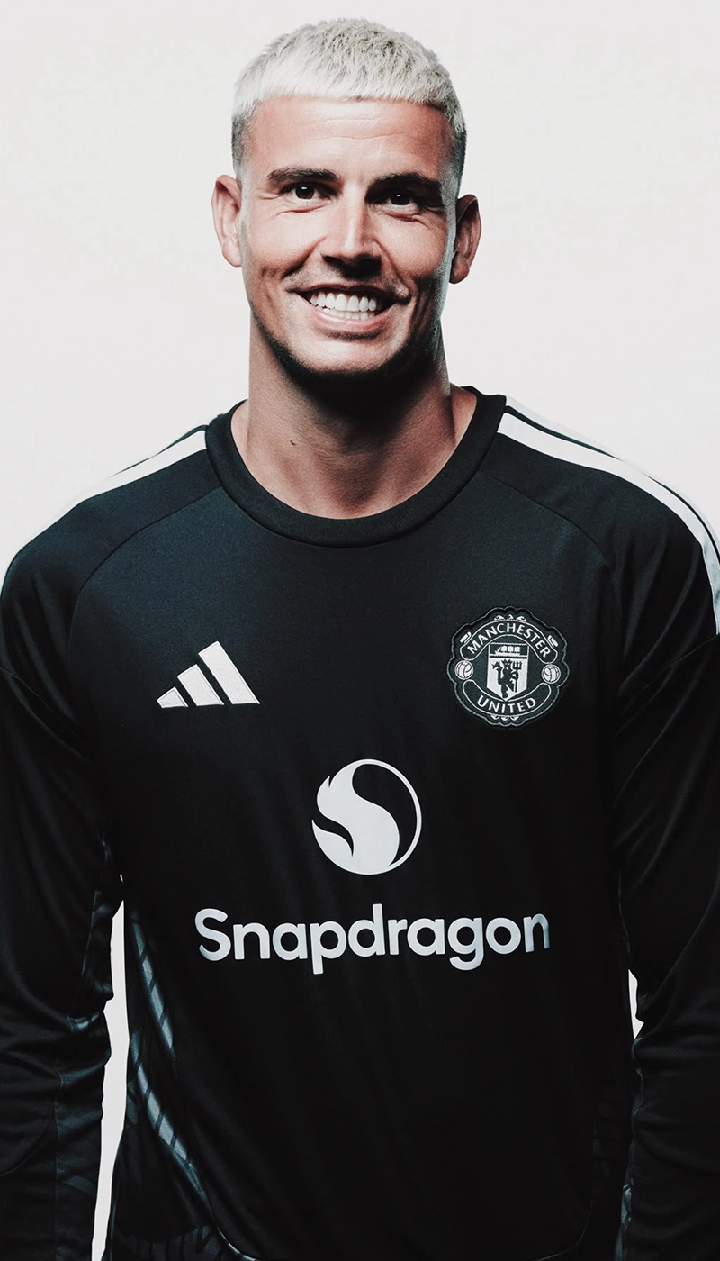 Karl Darlow Completes Manchester United Move