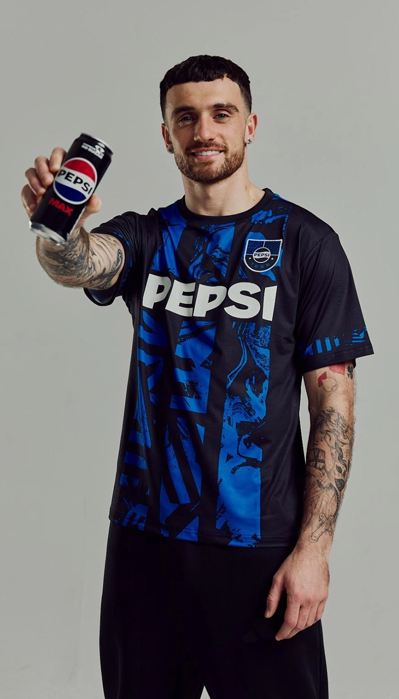 Troy Parrott signs with Pepsi